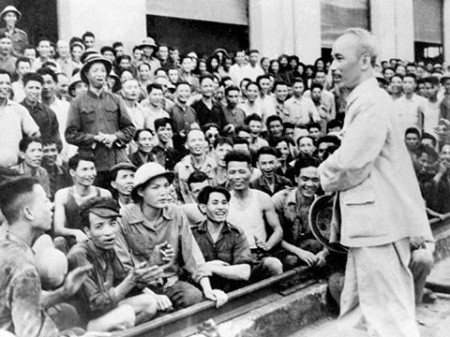Kỉ niệm 128 năm ngày sinh Chủ tịch Hồ Chí Minh